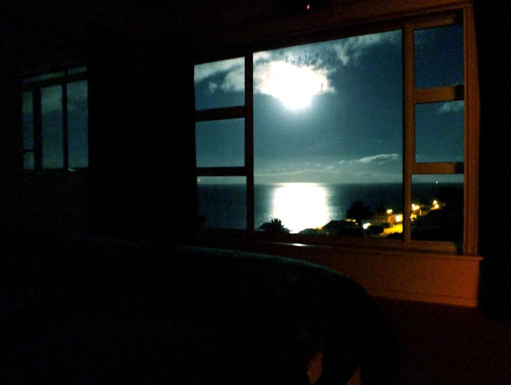 ホテル Penguinden - Load-Shedding Free Simonʼs Town エクステリア 写真